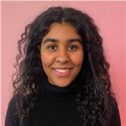 Diplomata in Lingue. Madrelingua in Italiano e Spagnolo. Impartisco nozioni basi di Inglese e Spagnolo